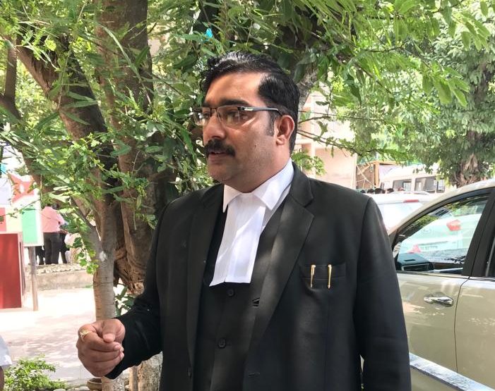 Lawyer fined to donate in PGI for concealing facts to obtain a licence
